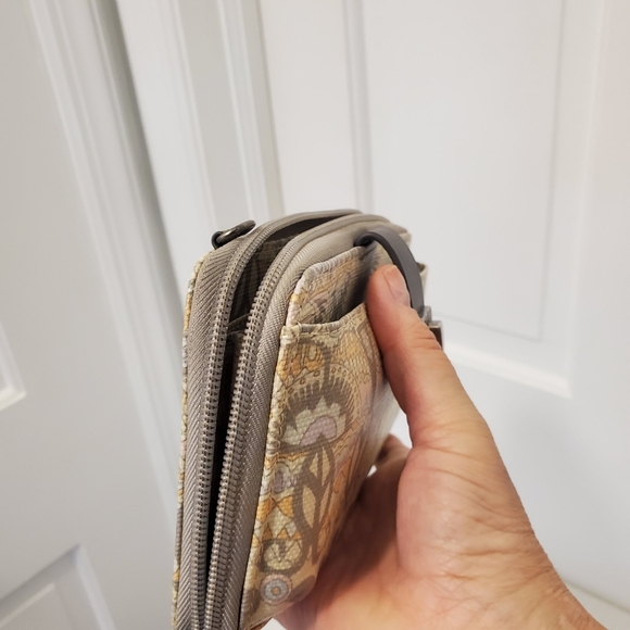 Sakroots "PASTEL ONE WORLD" Print, Cellphone Wallet/Wristlet - Picture 11 of 12